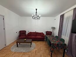 Tbilisi - Apartment - Central Location - Sleeps 2