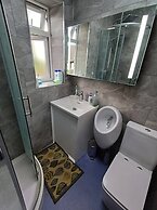 Room-single Room in CV6 4DF Near CBS Are
