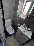 Room-single Room in CV6 4DF Near CBS Are