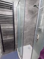 Room-single Room in CV6 4DF Near CBS Are