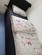 Room-single Room in CV6 4DF Near CBS Are