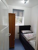 Room-single Room in CV6 4DF Near CBS Are