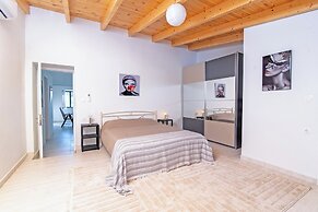 Villa Taxiarchis by Corfuescapes
