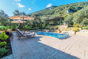 Villa Taxiarchis by Corfuescapes