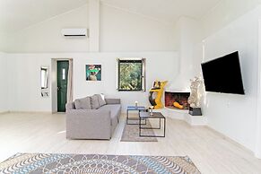 Villa Taxiarchis by Corfuescapes