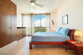 2 Br condo with Rooftop Pool - Doca 303