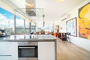 2 Br condo with Rooftop Pool - Doca 303