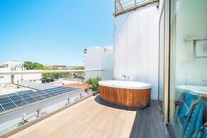 2 Br condo with Rooftop Pool - Doca 303