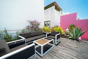 2 Br condo with Rooftop Pool - Doca 303