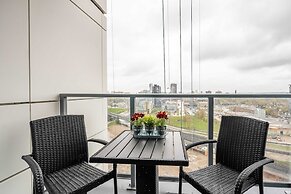 High Rise 1BR Condo w Balcony & Beautiful Views