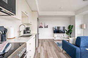 High Rise 1BR Condo w Balcony & Beautiful Views