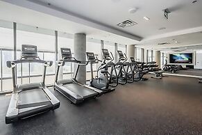 High Rise 1BR Condo w Balcony & Beautiful Views