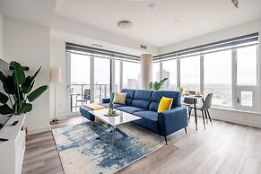 High Rise 1BR Condo w Balcony & Beautiful Views