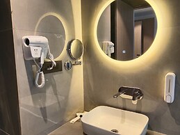 Comfort INN Empire Morbi