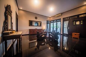 3BR Private Pool Tatiya Villa-Nusa Dua