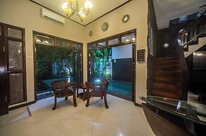 3BR Private Pool Tatiya Villa-Nusa Dua
