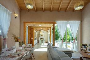 Villa Stonica With Pool