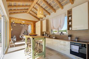 Villa Stonica With Pool