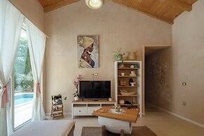 Villa Stonica With Pool