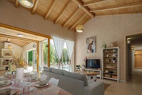 Villa Stonica With Pool