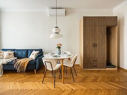 Fragola Apartments Florian Gate