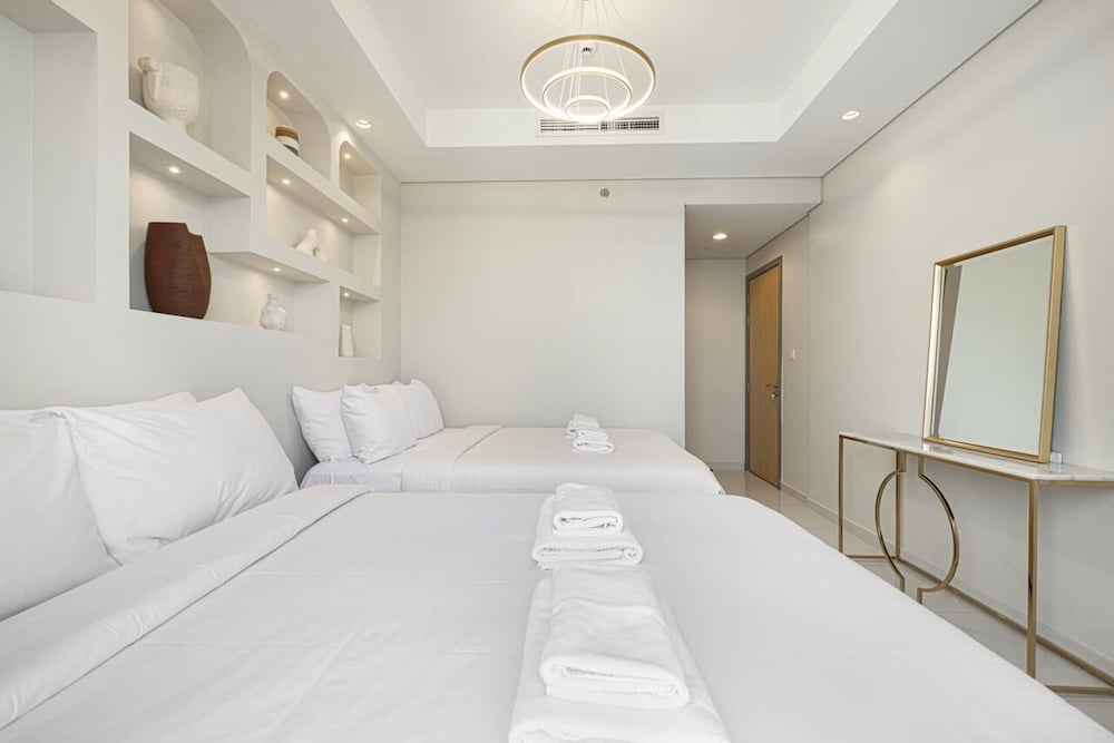 Paramount Luxury 2BR-Burj Khalifa Views