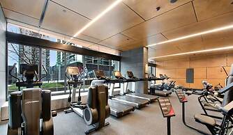 Stylish Pet-friendly 2br, Walk to Southern Cross