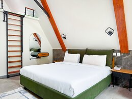 Roameo Resorts