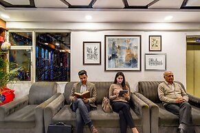 Fabhotel Melody Mings