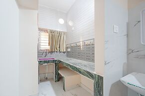 Fabhotel Grant Heights
