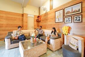Fabhotel Grant Heights