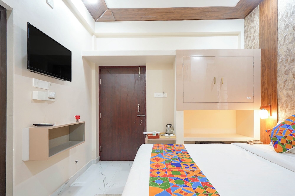 Fabhotel Grant Heights