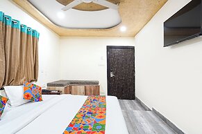 Fabhotel Jaya Grand