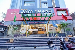 Fabhotel Jaya Grand