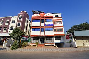 Fabhotel Akshay Inn