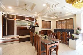 Fabhotel Akshay Inn