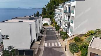 Velaris Apartments
