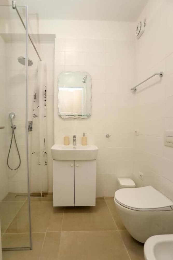 Velaris Apartments