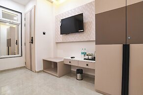 Fabhotel Raj Villa I