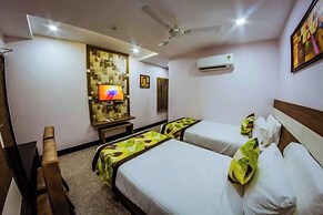 Fabhotel Pratibha Grand