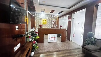 Fabhotel Jinesh