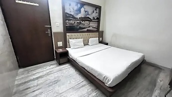 Fabhotel Jinesh