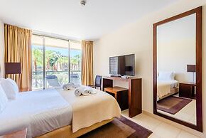 Vila das Lagoas Salgados Retreat