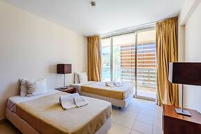 Vila das Lagoas Salgados Retreat