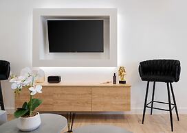Aura Airport Suite
