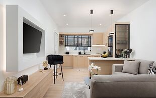 Aura Airport Suite