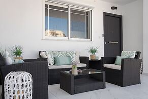 Aura Airport Suite
