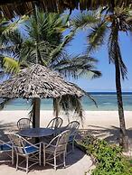 Twiga Lodge Tiwi