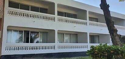 Twiga Lodge Tiwi