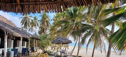 Twiga Lodge Tiwi